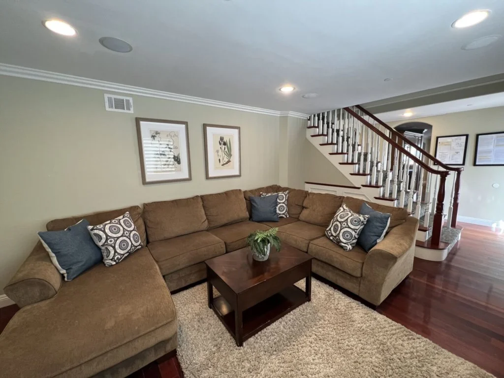 Home in Anaheim property photo 2