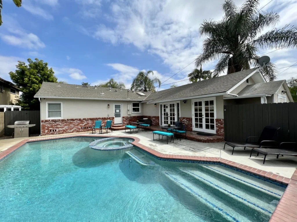 Home in Anaheim property photo 2