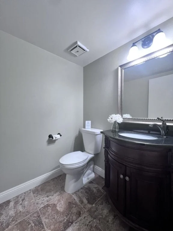 Condo in Anaheim property photo 5
