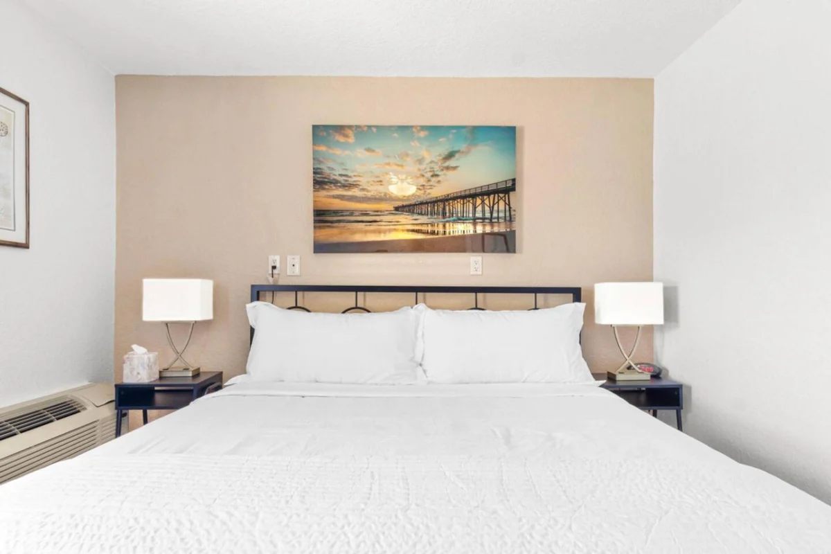 Bedroom 1 image 1