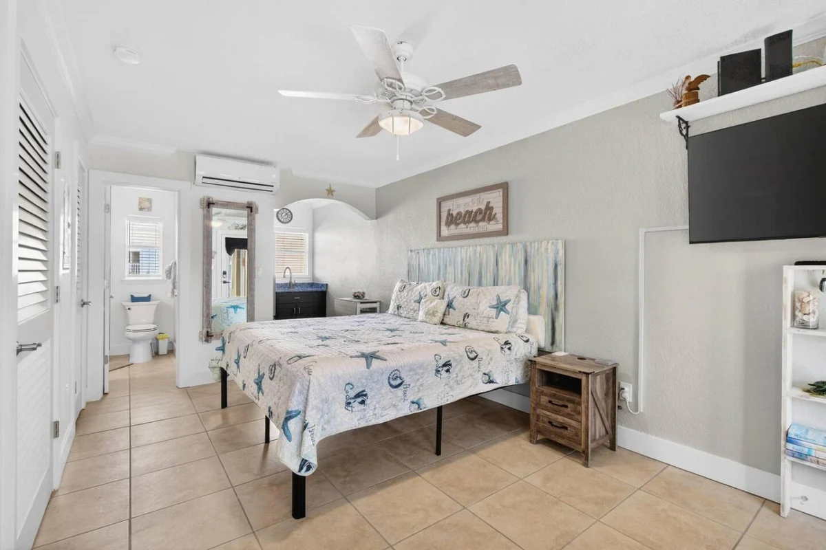 Home in Redington Shores property photo 3