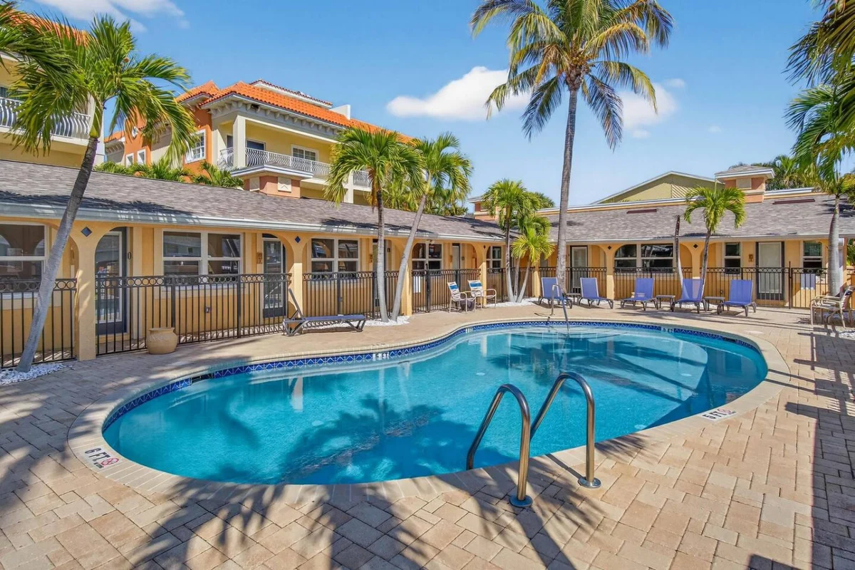Home in Redington Shores property photo 4