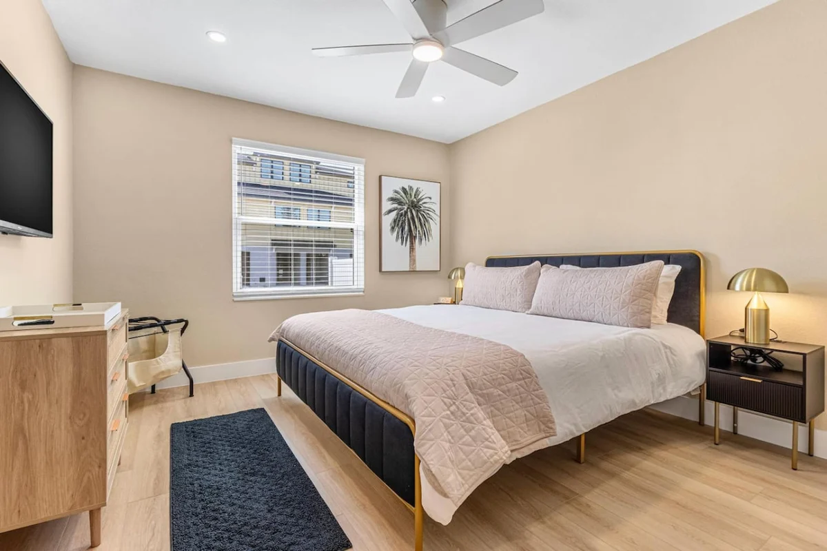 Bedroom 1 image 1
