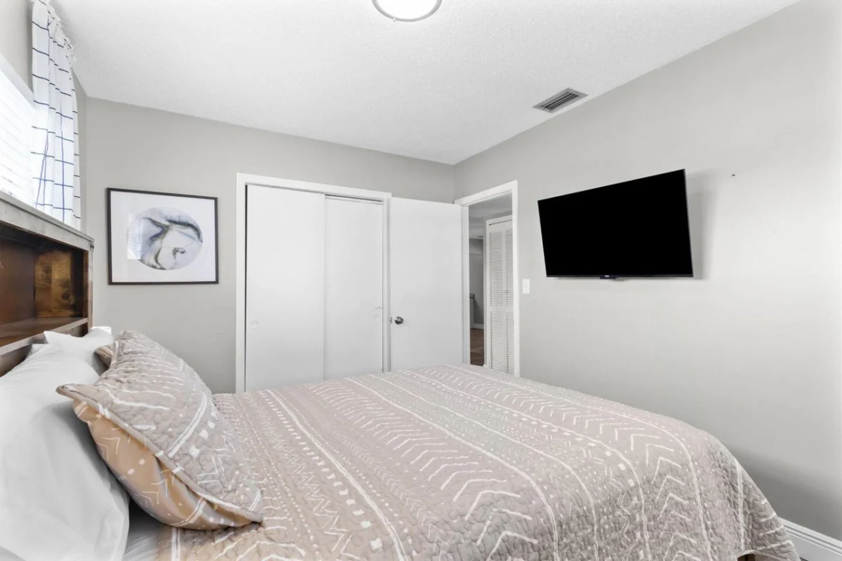 Bedroom 3 image 1