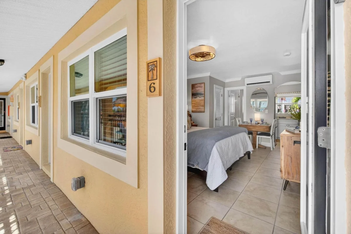 Home in Redington Shores property photo 3