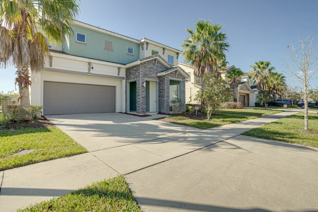 Home in Kissimmee property photo 2