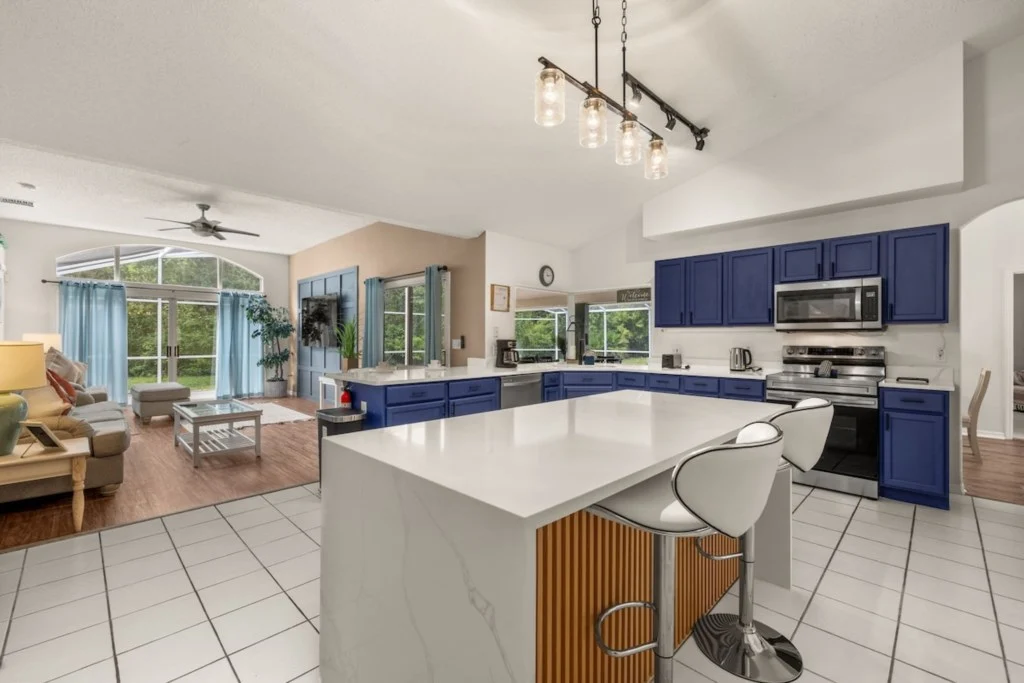 Modern Retreat, South Facing Pool & Game Room property photo 3