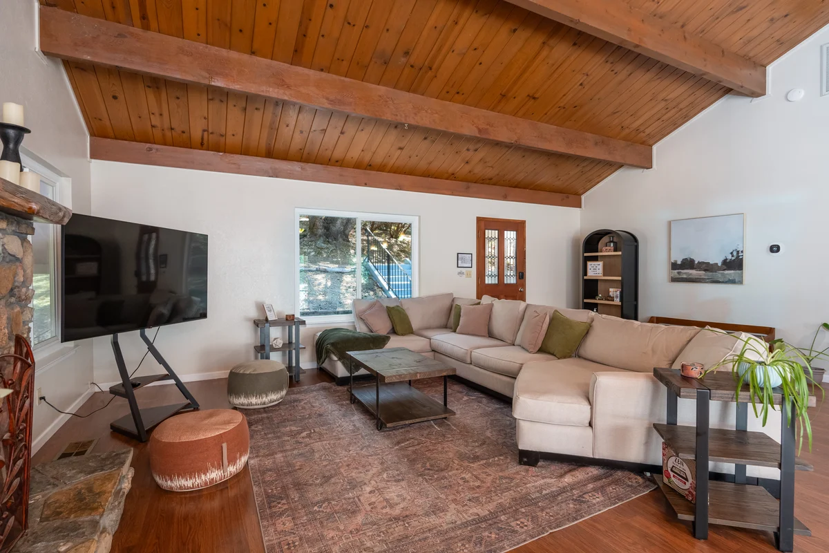 Home in Mariposa County property photo 2