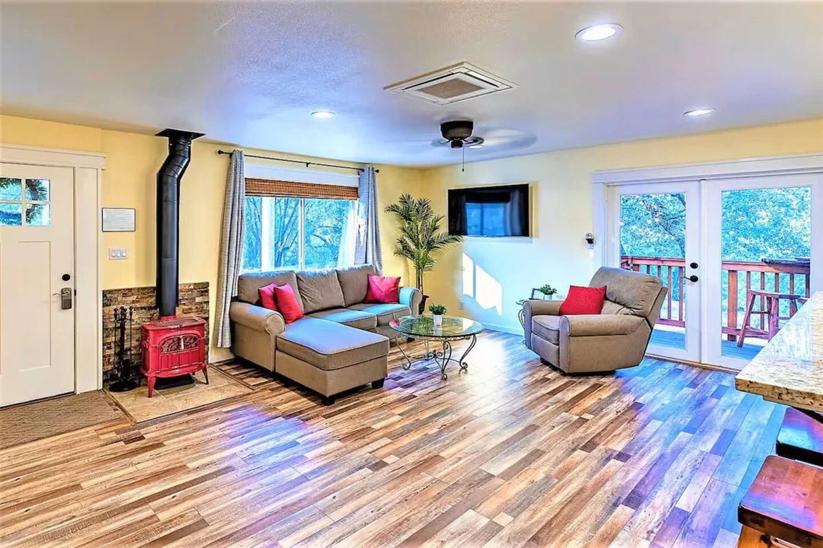 Home in Mariposa County property photo 2