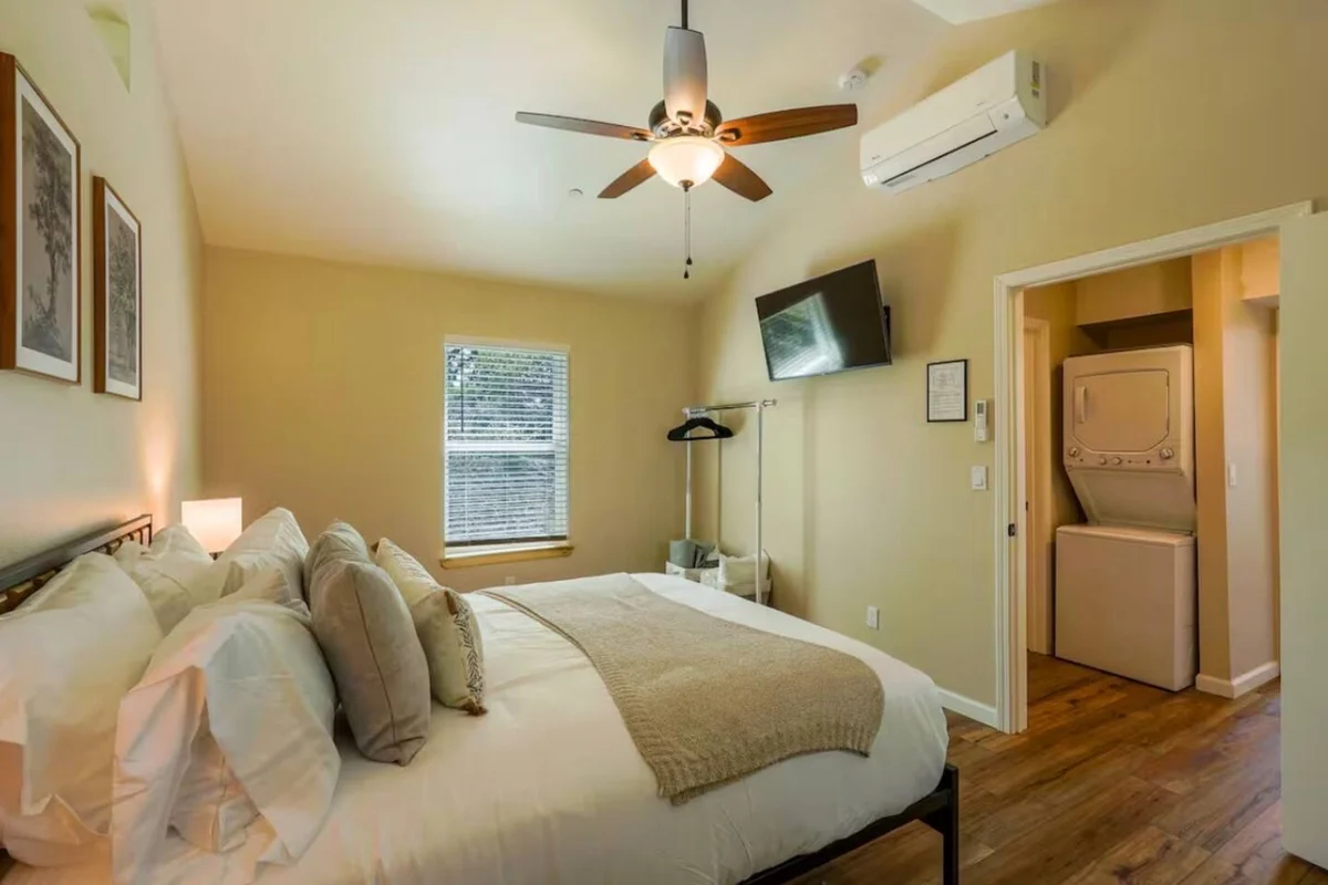 Bedroom 1 image 1