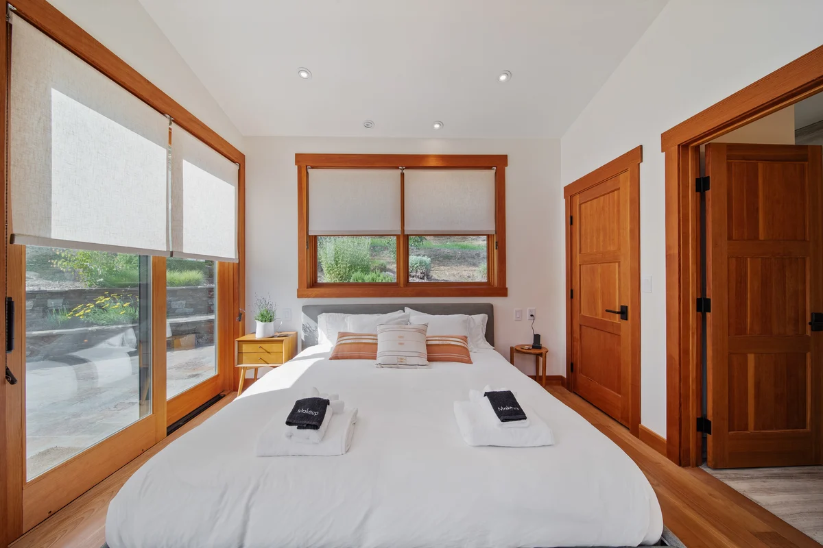 Bedroom 3 image 1