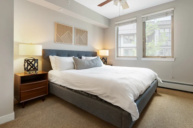 Master King Bedroom image 1