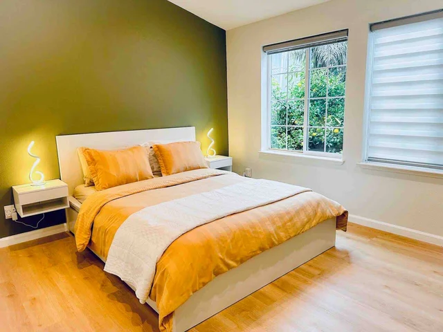Bedroom 5 image 1