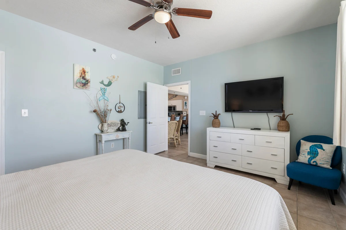 Bedroom 1 image 1