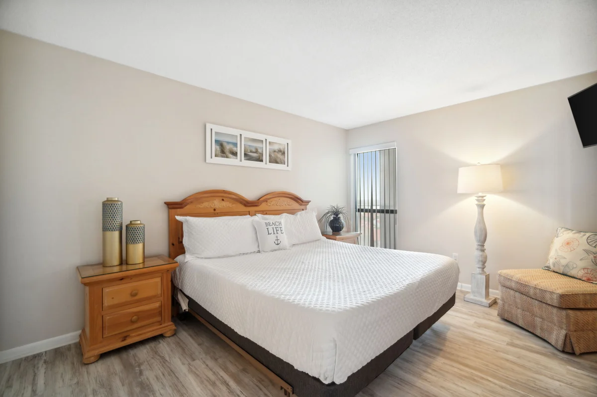 Bedroom 1 image 1