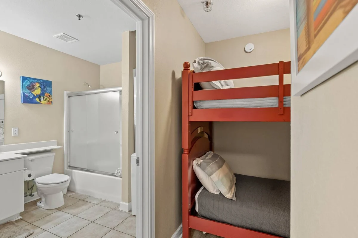 Bedroom 1 image 1