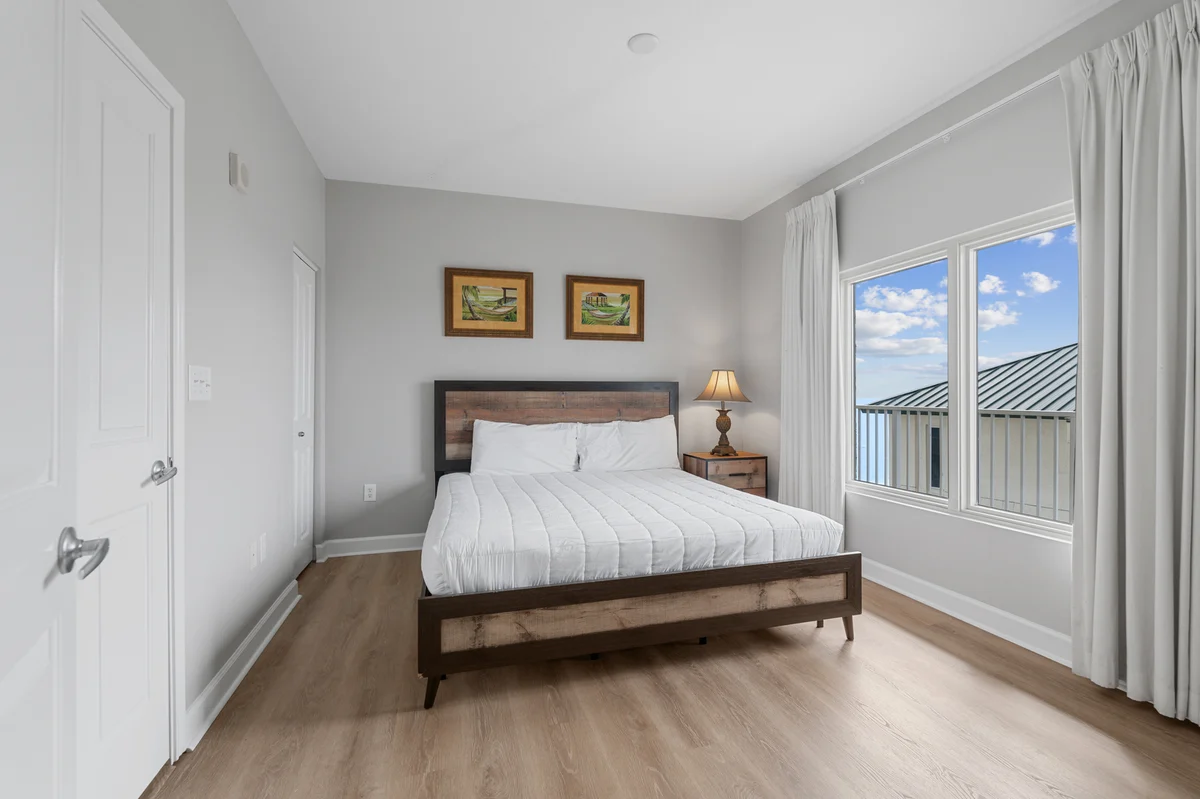 Bedroom 1 image 1