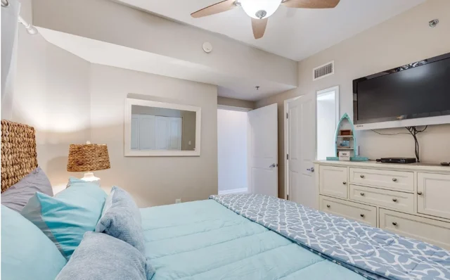 Bedroom 1 image 1