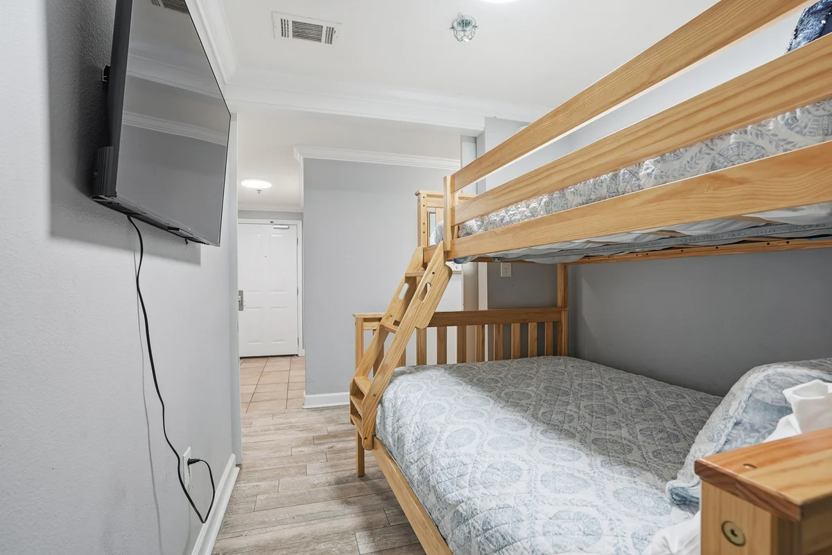 Bedroom 3 image 1