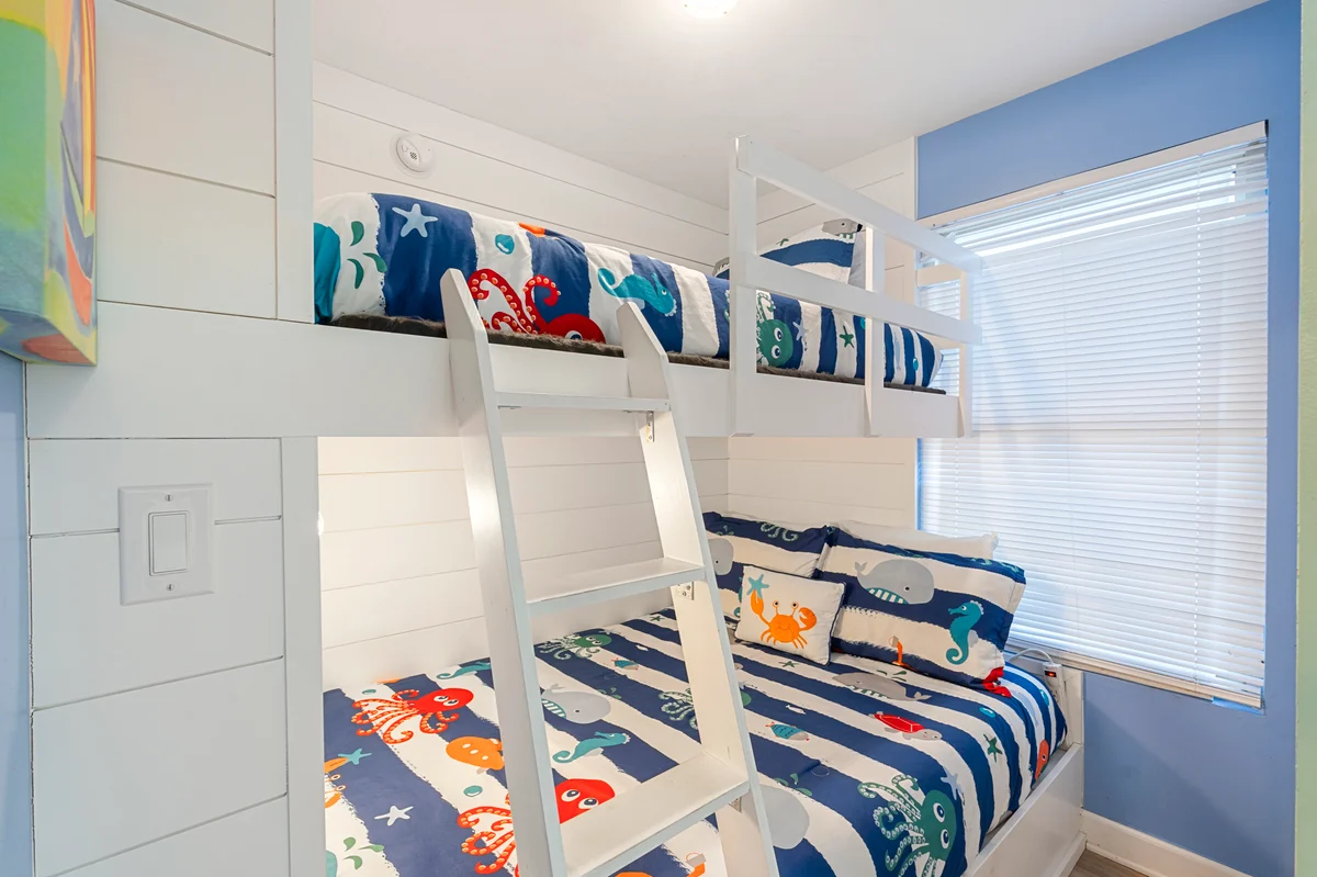 Bedroom 1 image 1