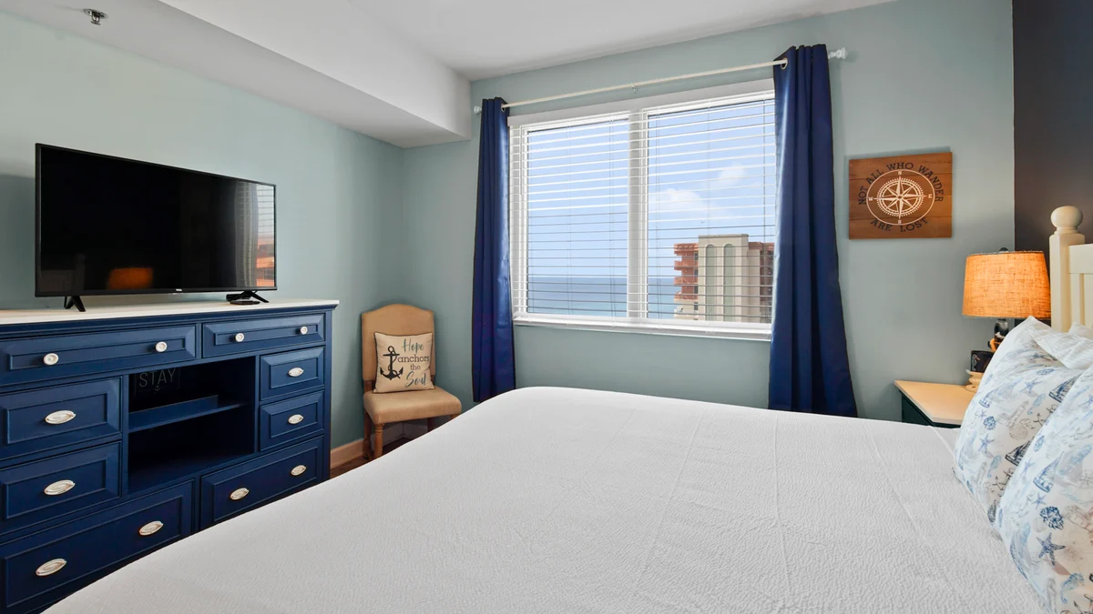 Bedroom 1 image 1