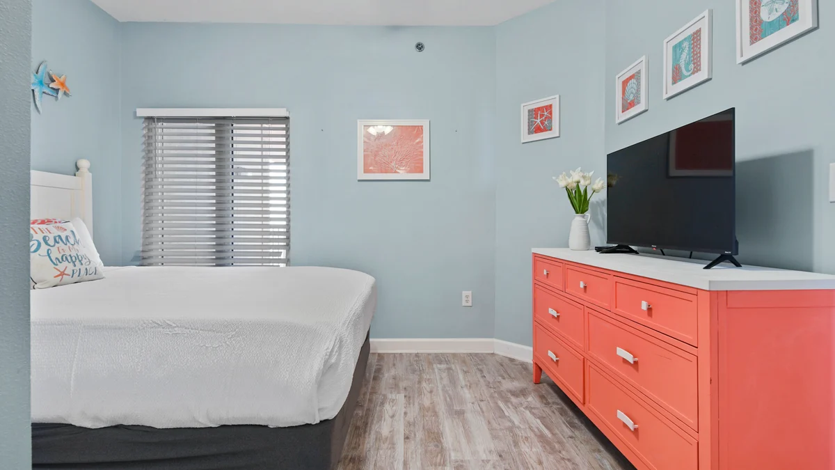 Bedroom 3 image 1