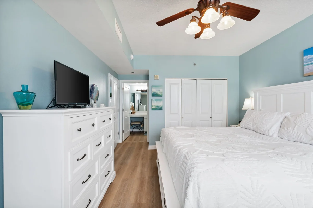 Bedroom 1 image 1