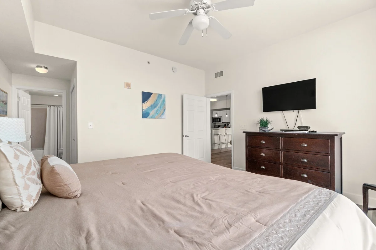 Bedroom 2 image 1