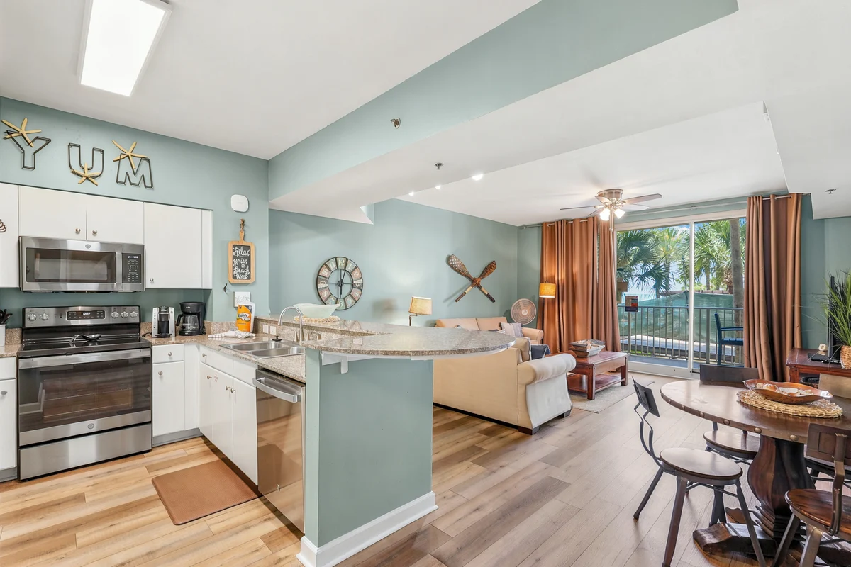 Condo in Panama City Beach property photo 2