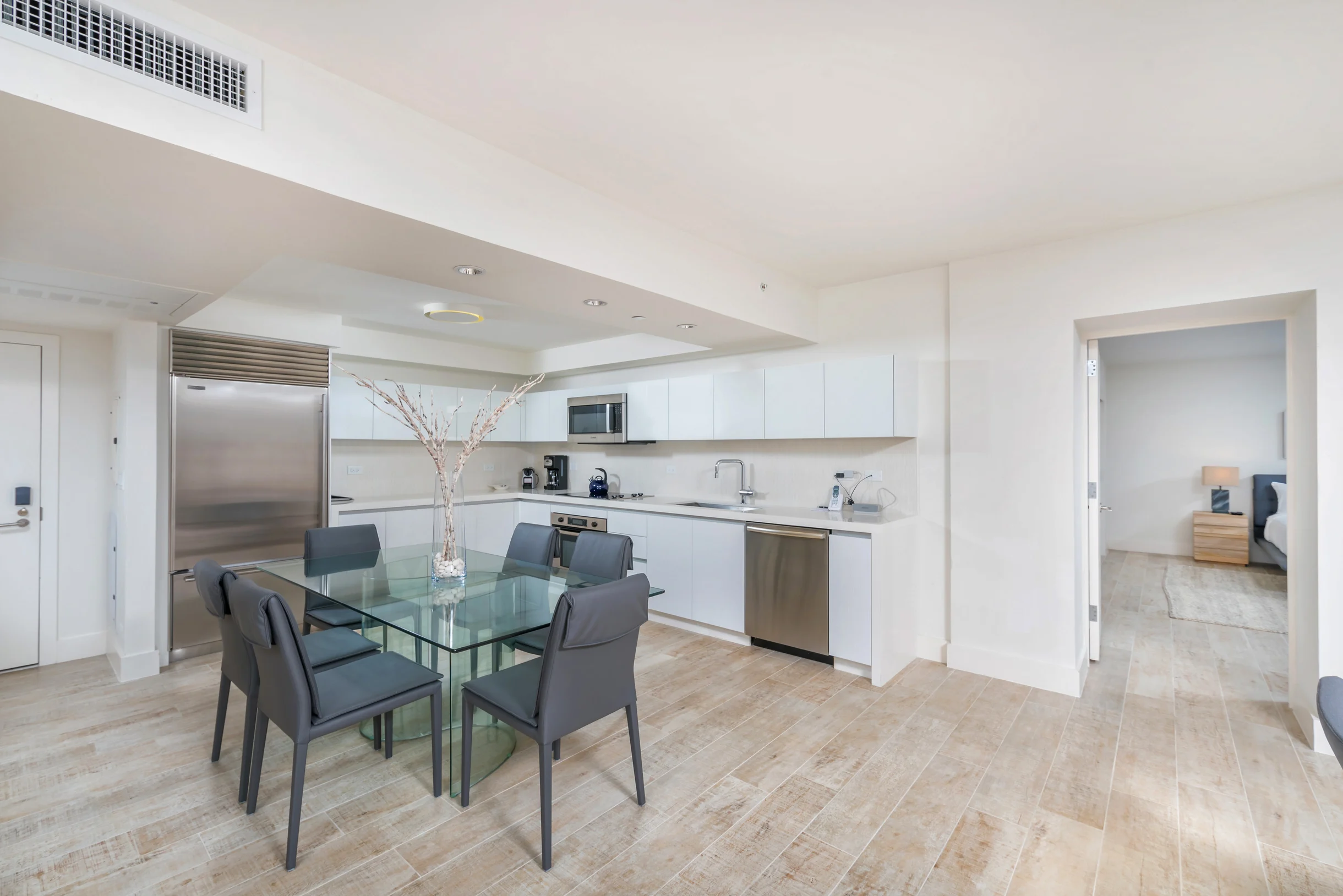 Condo in Miami Beach property photo 5