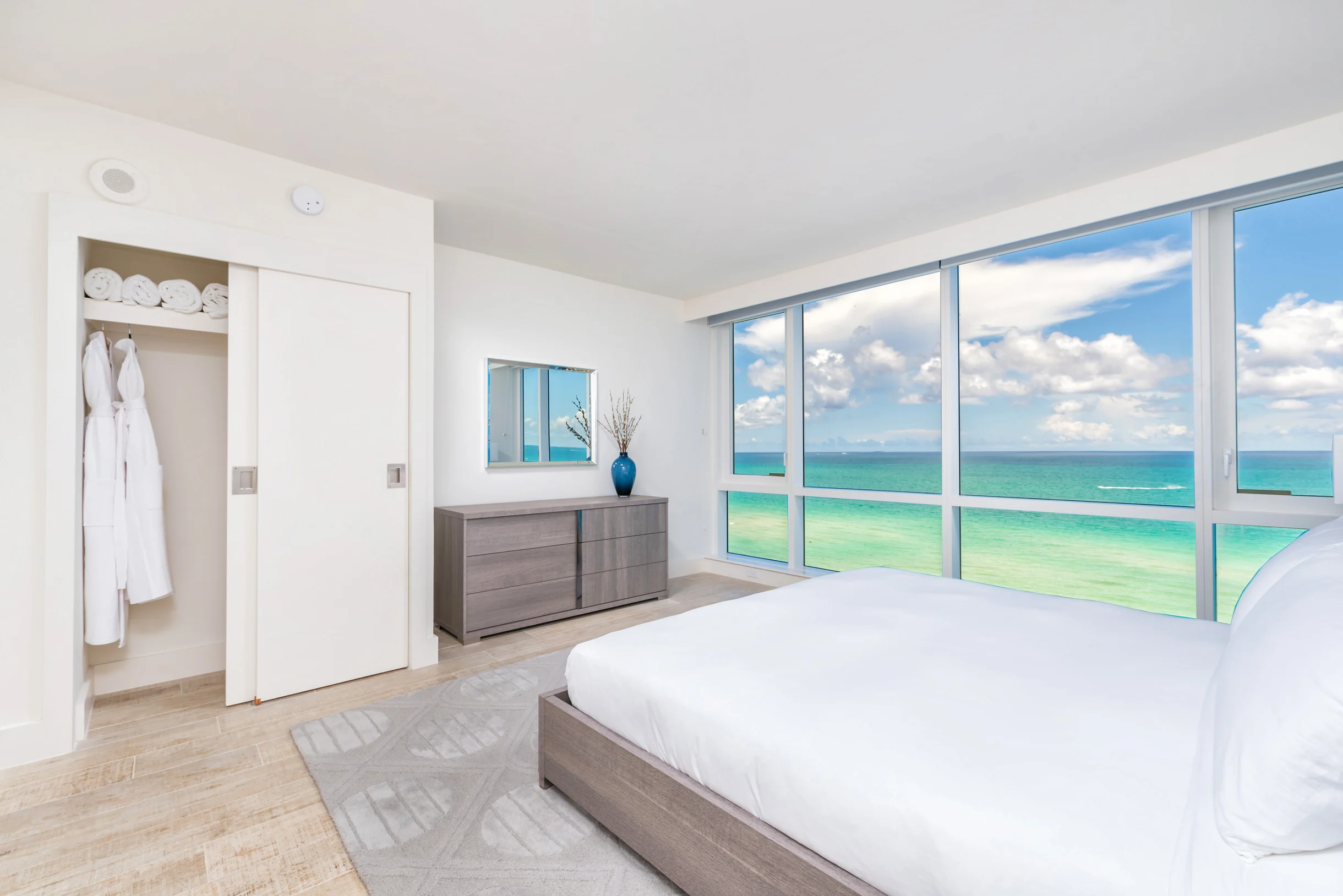 Condo in Miami Beach property photo 4