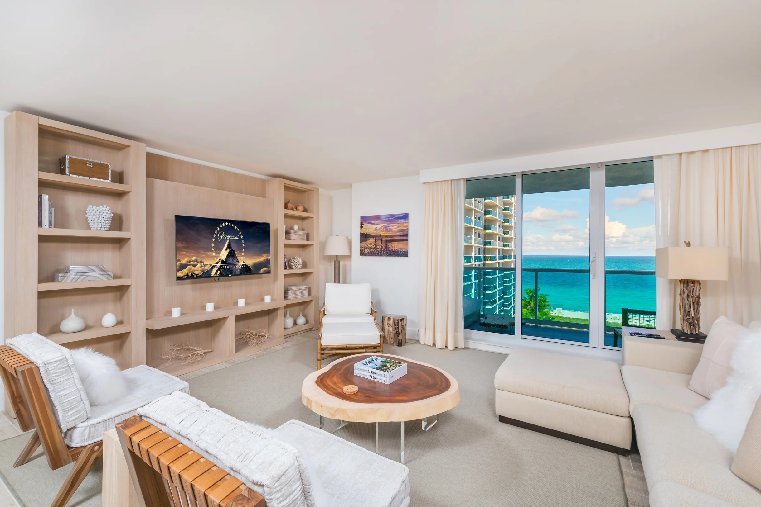 Condo in Miami Beach property photo 1