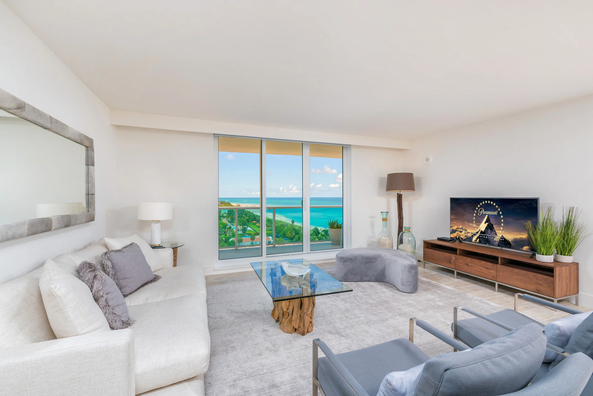 Condo in Miami Beach property photo 3