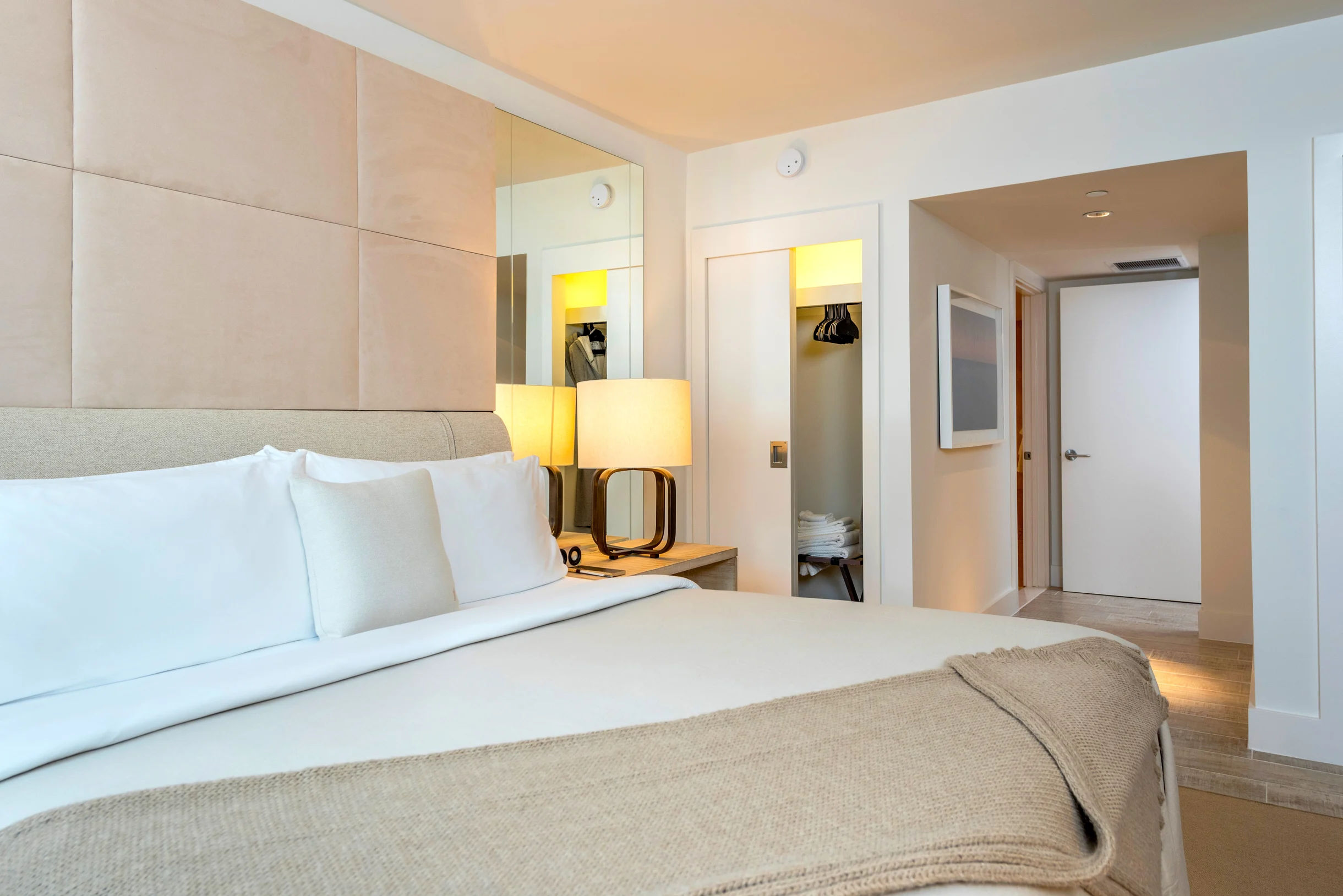 Condo in Miami Beach property photo 5