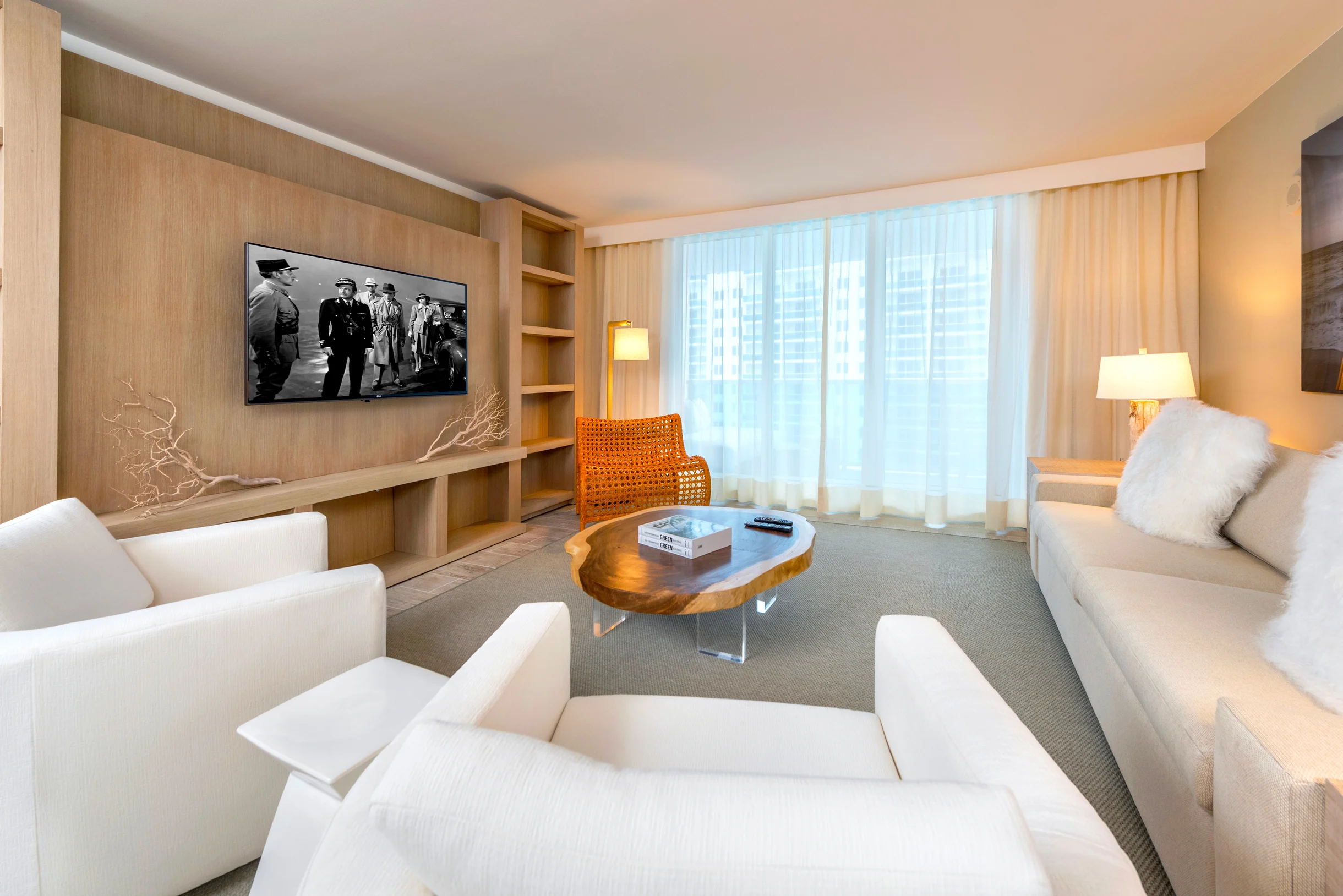 Condo in Miami Beach property photo 2