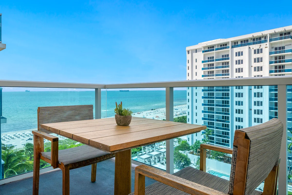 Condo in Miami Beach property photo 5
