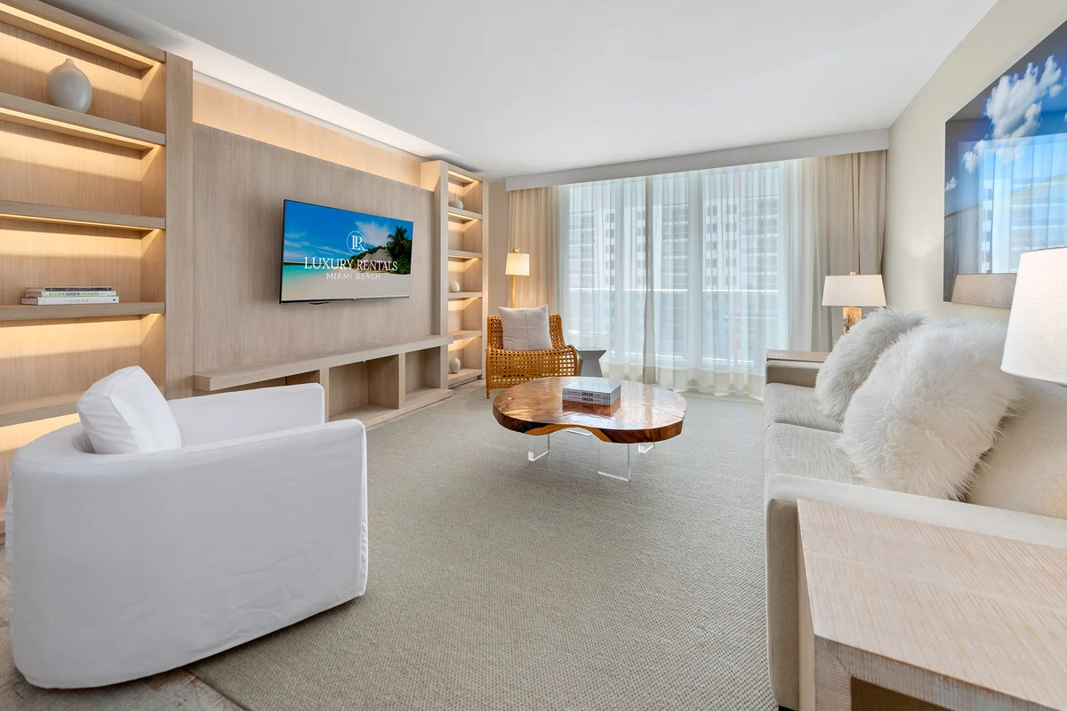 Condo in Miami Beach property photo 2