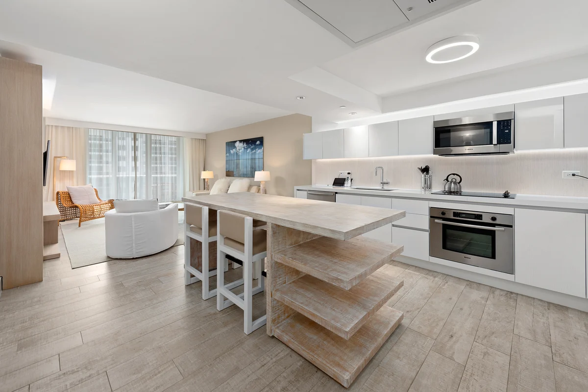 Condo in Miami Beach property photo 3