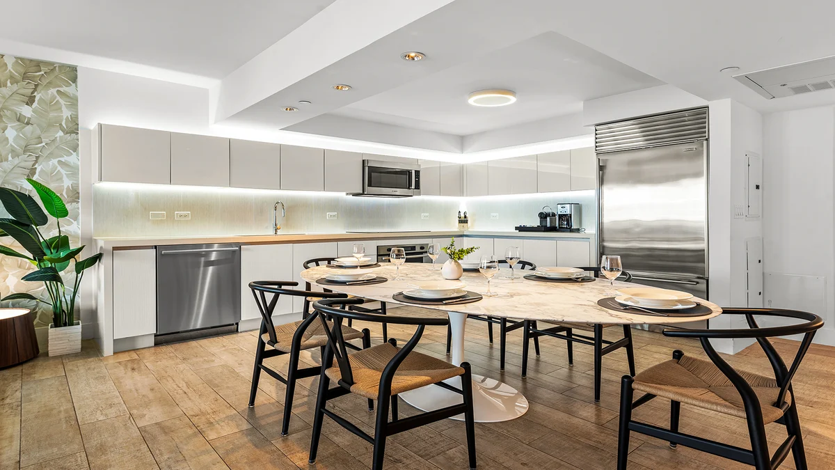 Condo in Miami Beach property photo 4