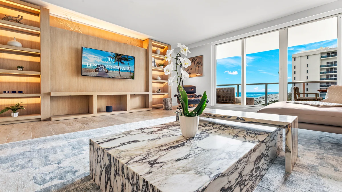 Condo in Miami Beach property photo 3