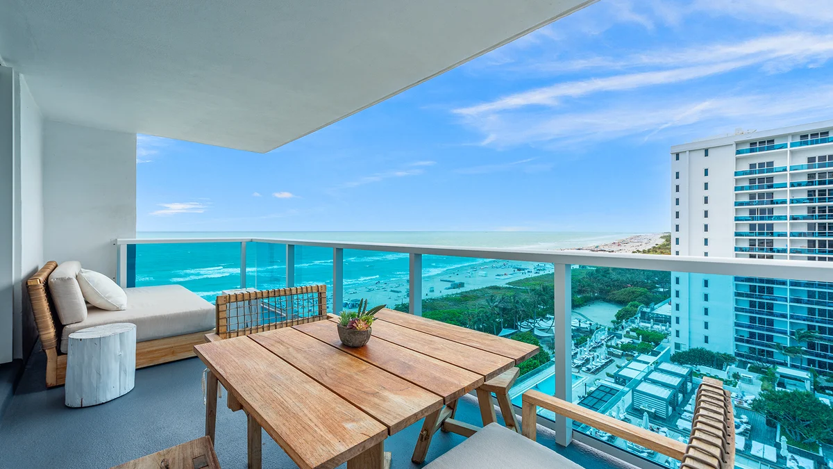 Condo in Miami Beach property photo 5