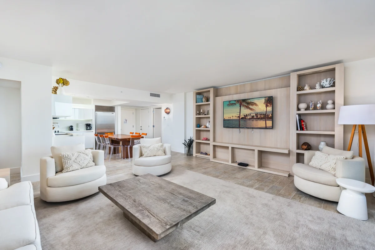 Dining Room image 1
