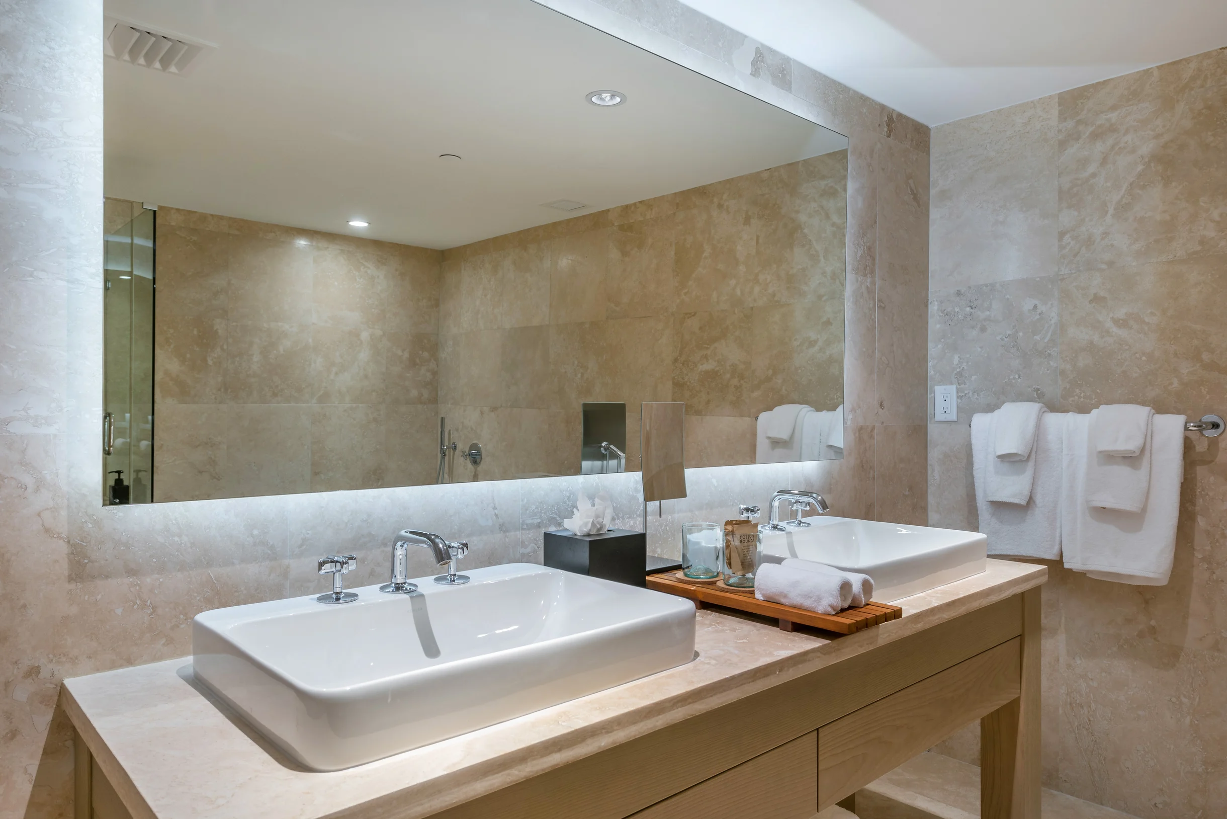 Condo in Miami Beach property photo 4
