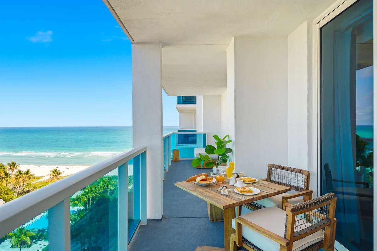 Condo in Miami Beach property photo 5