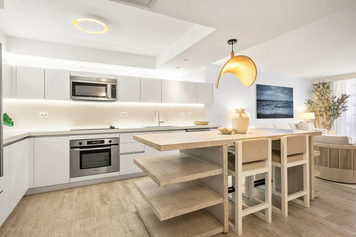 Condo in Miami Beach property photo 3