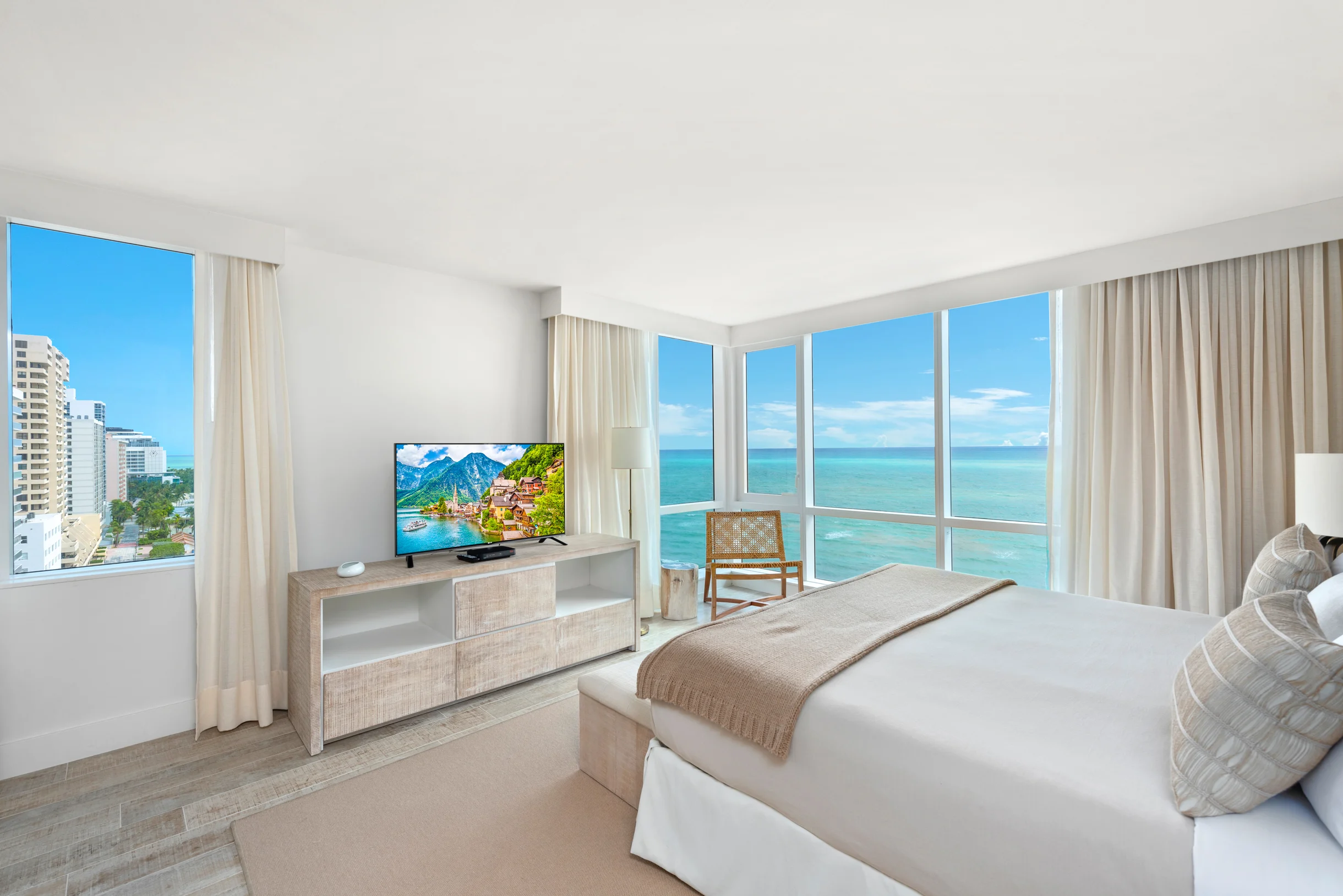 Condo in Miami Beach property photo 1