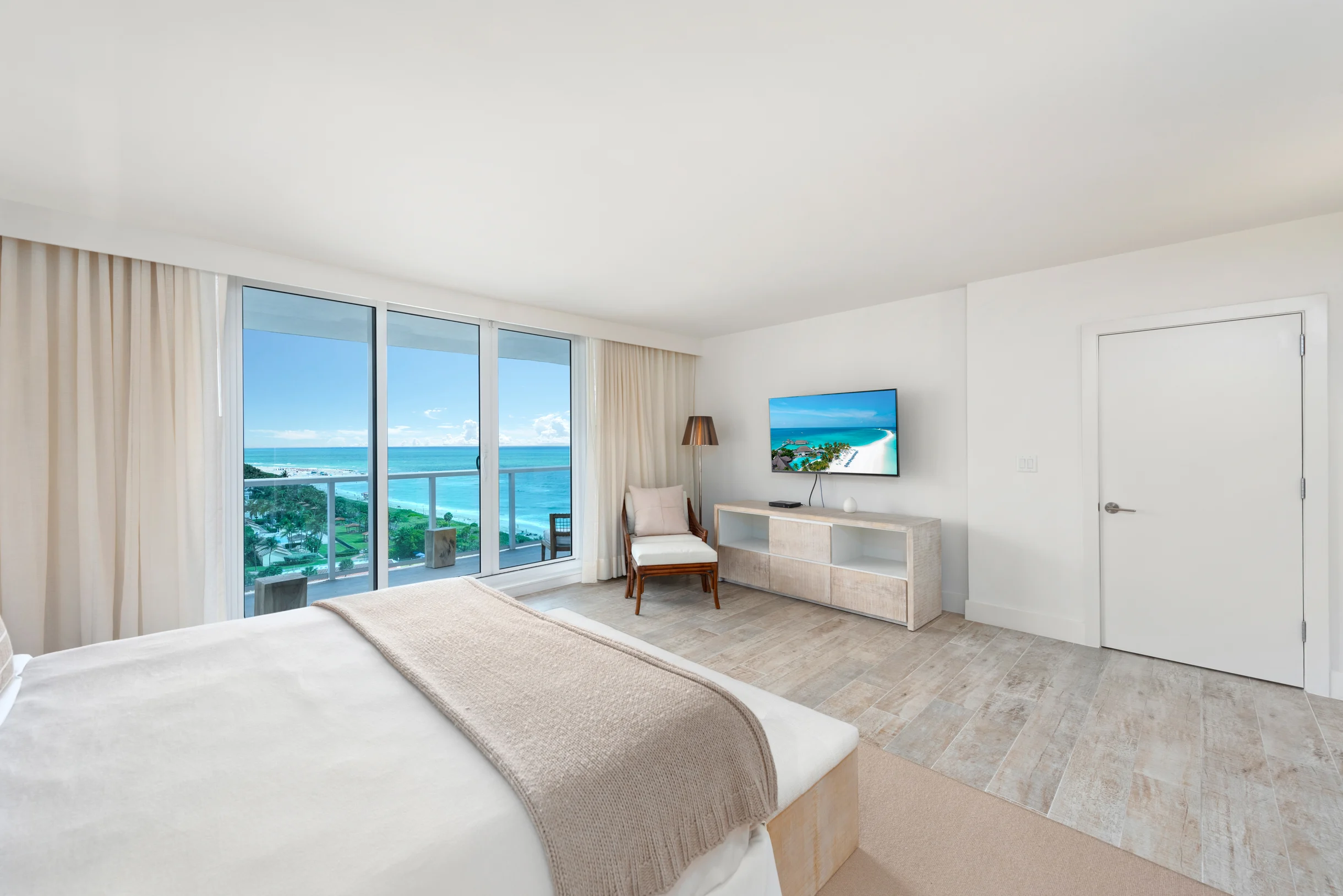 Condo in Miami Beach property photo 4
