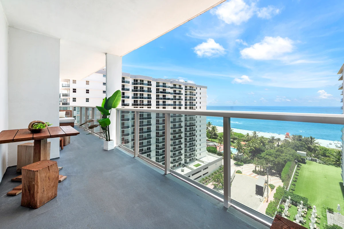 Condo in Miami Beach property photo 5