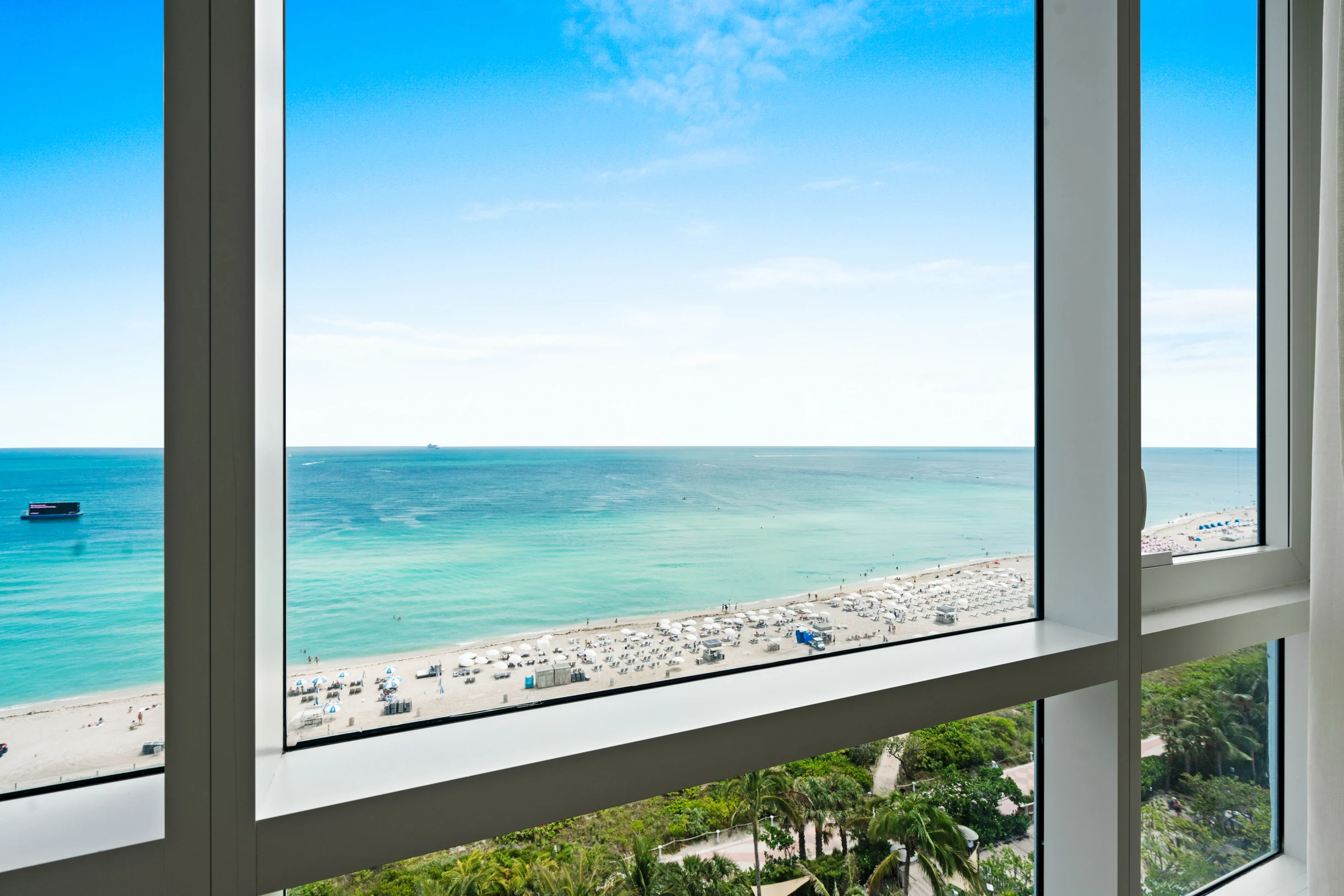 Condo in Miami Beach property photo 5