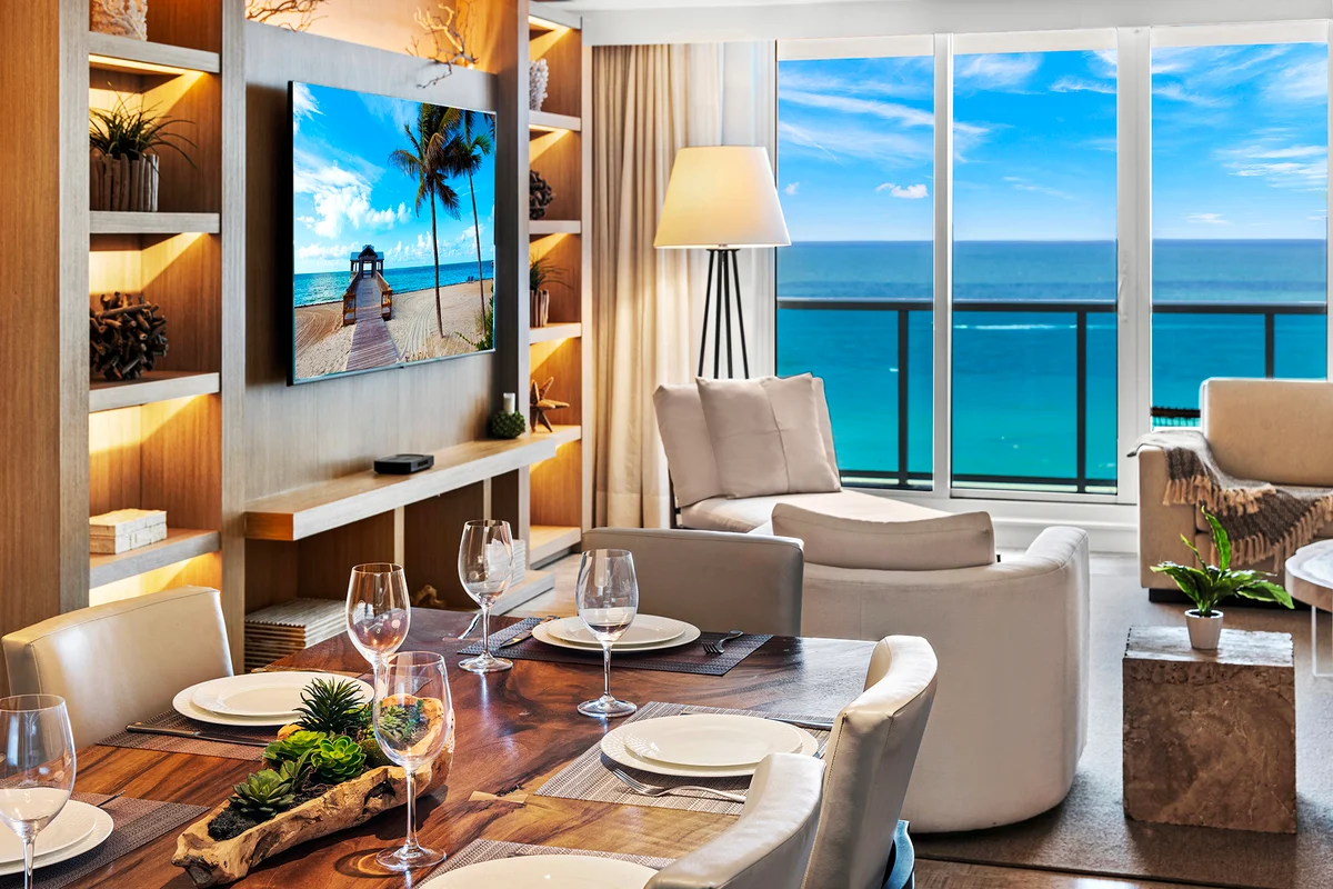 Condo in Miami Beach property photo 2